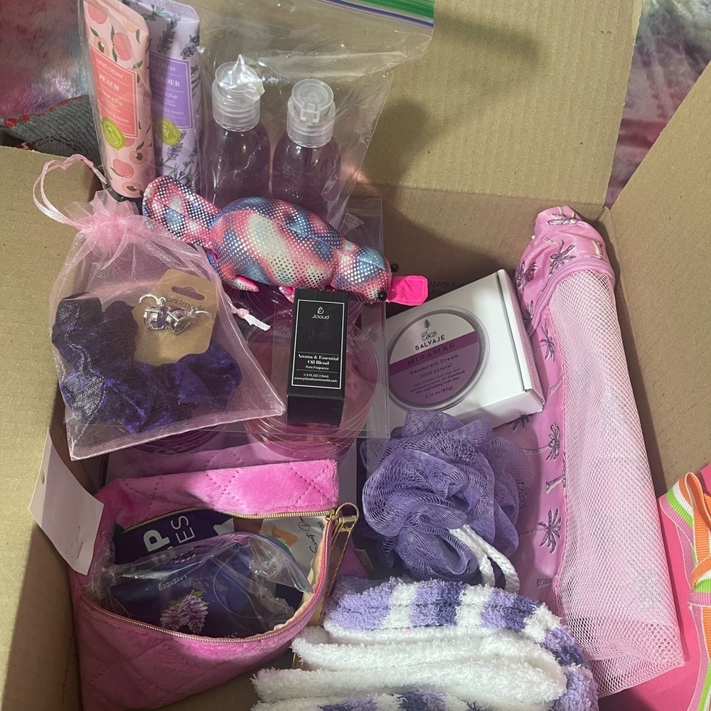 NEW Amazon BEAUTY Box, Brand NEW π¦ π₯ NO JUNK, NO used products, 5 βοΈ rating!ββββ - Picture 6 of 16